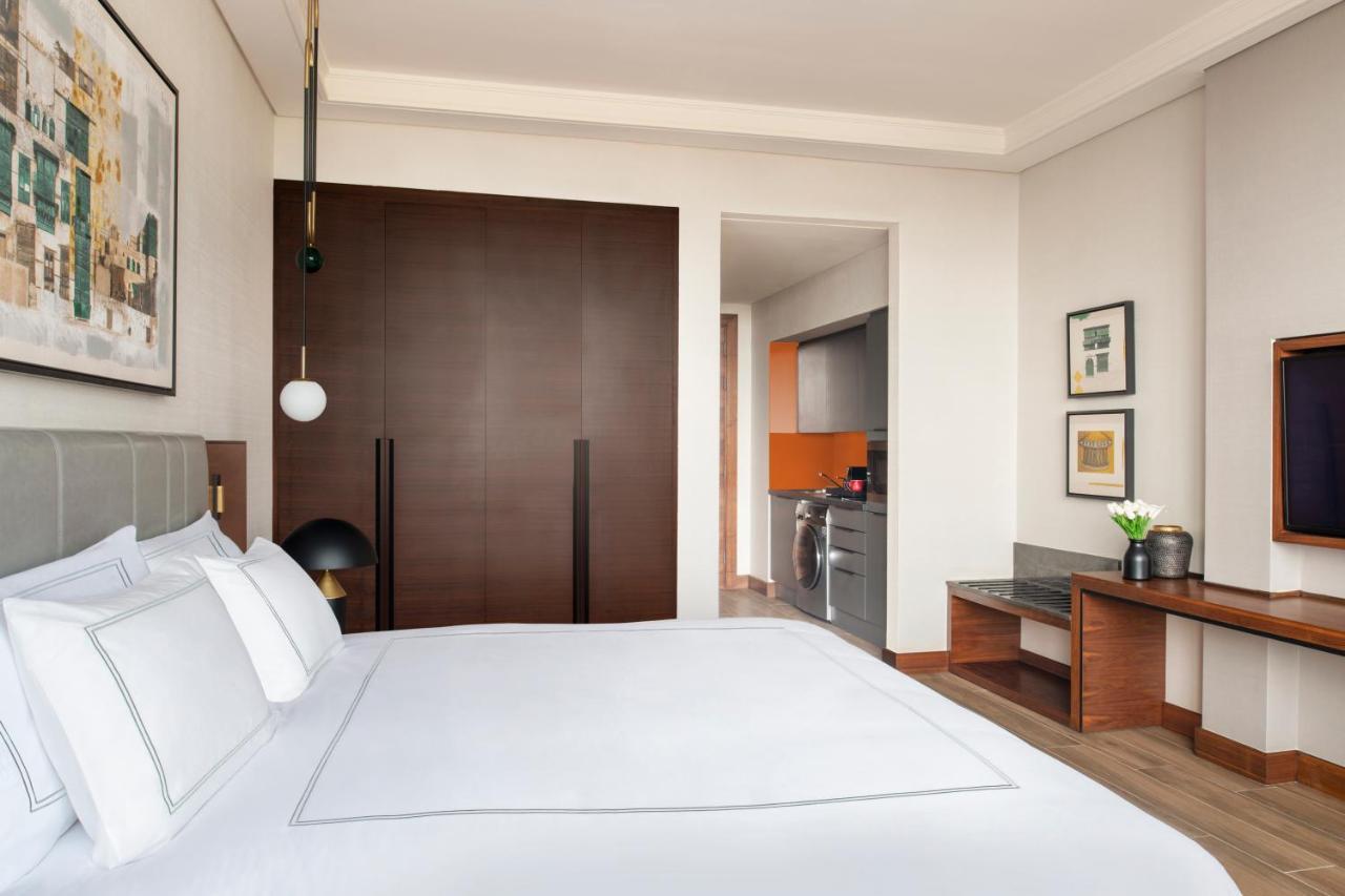 Swissotel Living Jeddah Exterior photo A room at the hotel