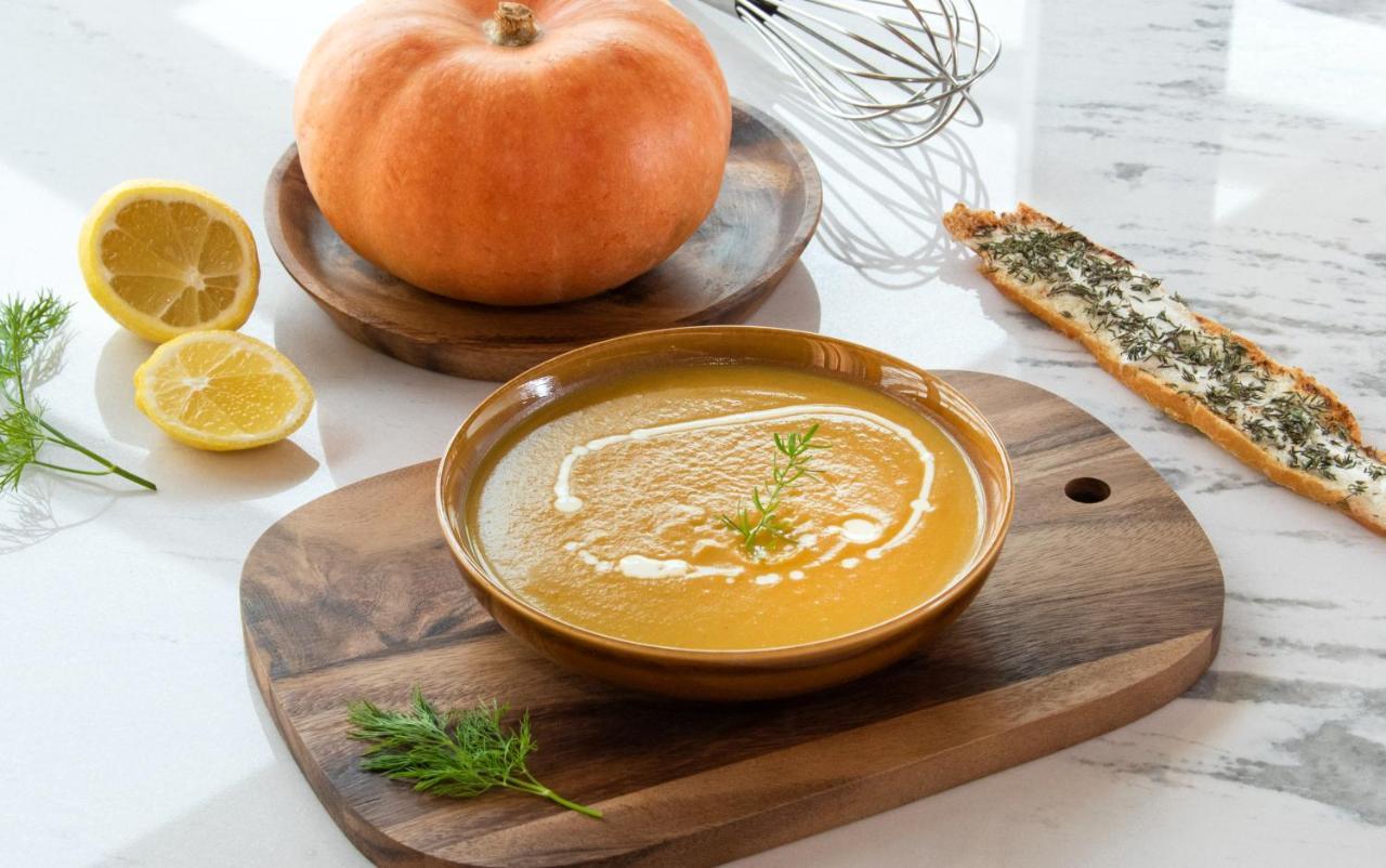Swissotel Living Jeddah Exterior photo Pumpkin soup