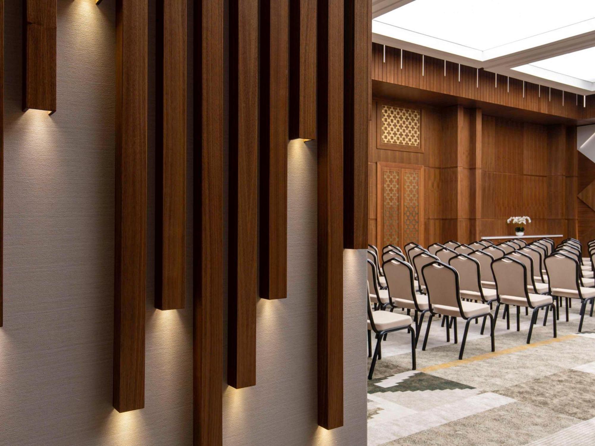 Swissotel Living Jeddah Exterior photo The interior of the main conference hall